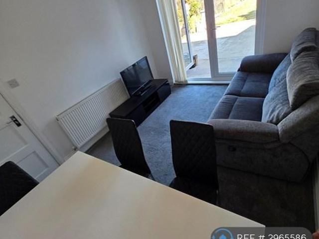 House for rent in London Borough of Hounslow, Greater London