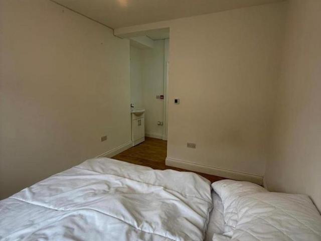 House for rent in London Borough of Ealing, Hanwell