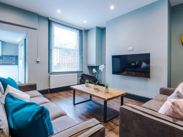 House for rent in Hyde Park, West Yorkshire