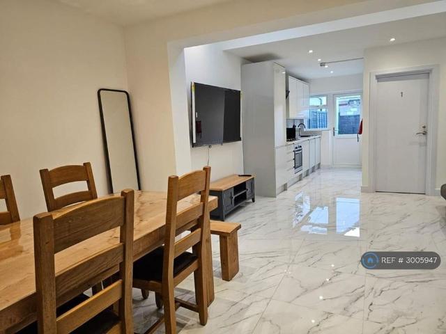 House for rent in Hackbridge, Greater London