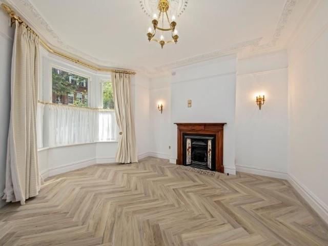 House for rent in London Borough of Richmond upon Thames, Greater London