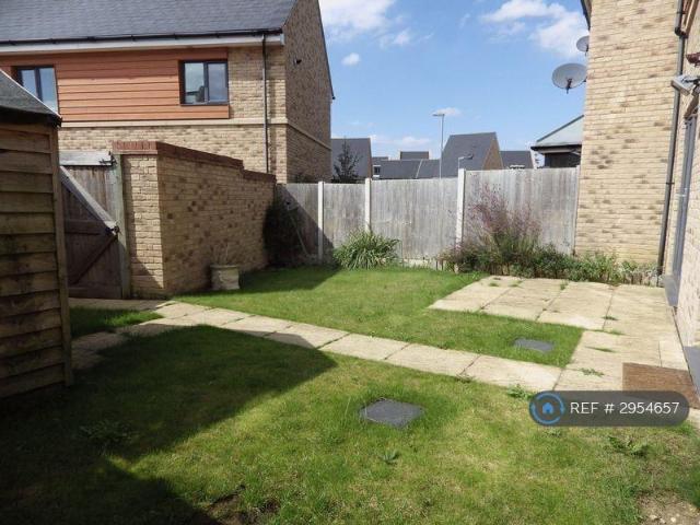 House for rent in Loves Farm, Huntingdon