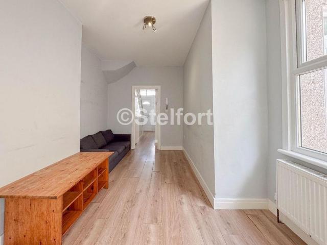 House for rent in Upton, Greater London