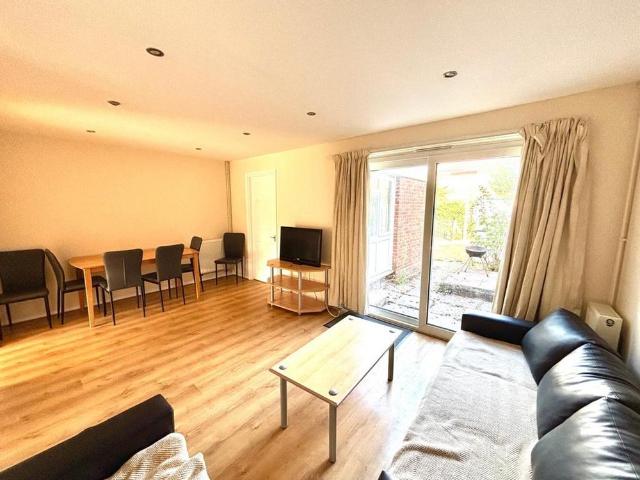 House for rent in Egham Wick, Row Town