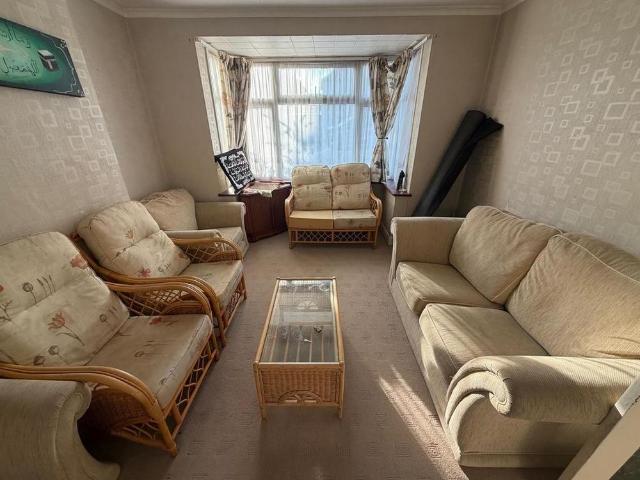 House for rent in London Borough of Ealing, Greenford