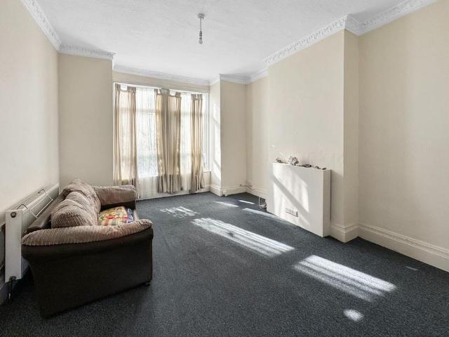 House for rent in Harlesden, Greater London