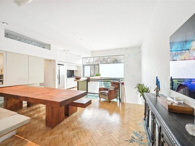 House for rent in Chalk Farm, Cat Hill