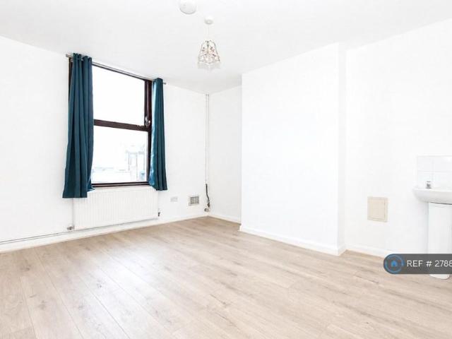 House for rent in Oad Street, Kent