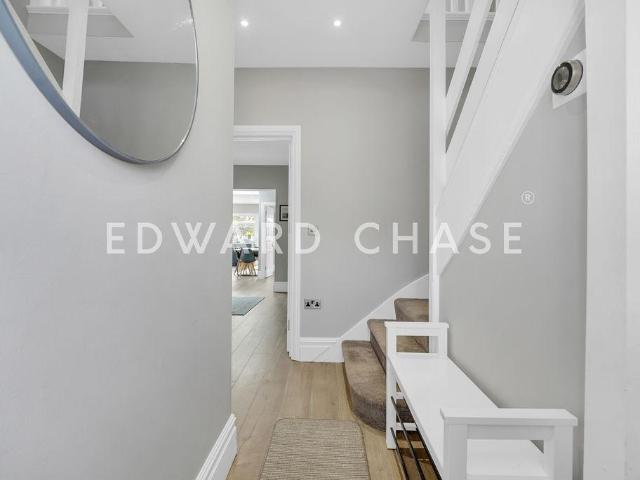 House for rent in Goodmayes, Greater London