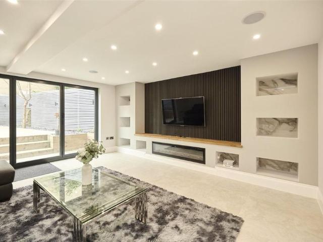 House for rent in Stoke Newington, Greater London