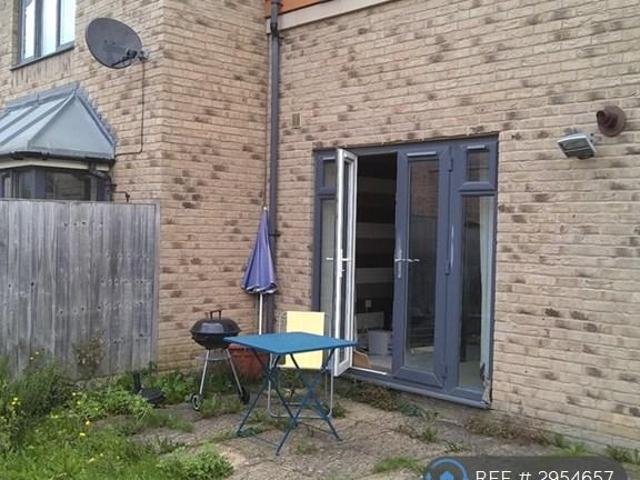 House for rent in Loves Farm, Huntingdon
