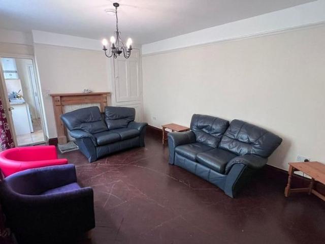 Room for rent in Nangreaves, Wales