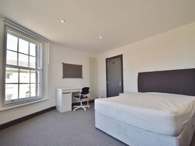 House for rent in The Close, Hampshire