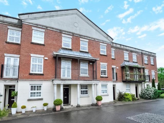 House for rent in Hillview, Surrey
