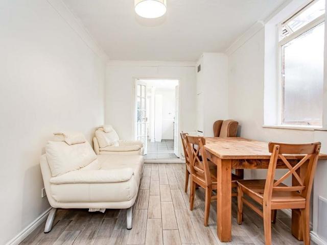 House for rent in Holywell Estate, North Watford