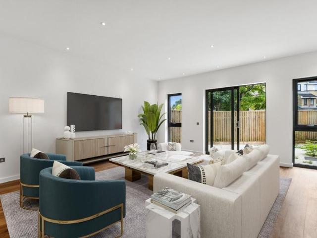 House for rent in Strand-on-the-Green, Greater London