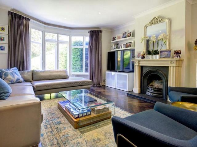 House for rent in Golders Green, Greater London