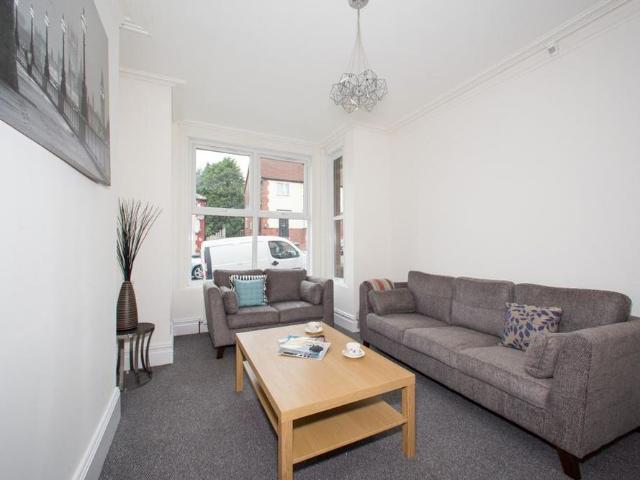 House for rent in Headingley Hill, Leeds