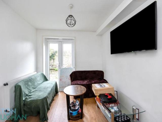 House for rent in Round Hill, Brighton