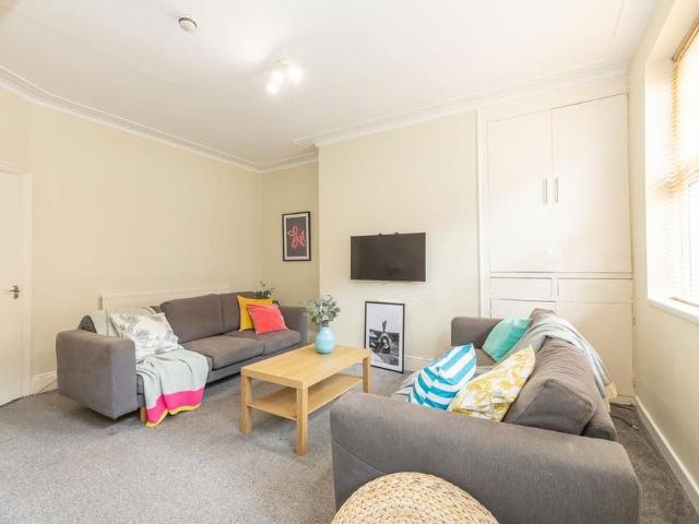 House for rent in Beckett Park, Leeds