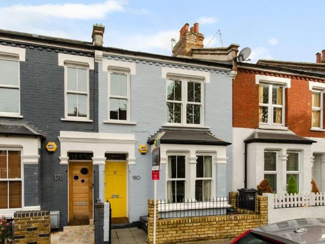 House for rent in London Borough of Hounslow, Greater London