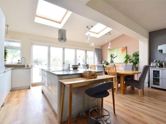 House for rent in Charlton, Greater London