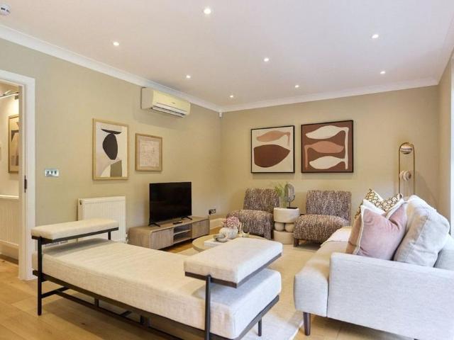 House for rent in St. John's Wood, Greater London