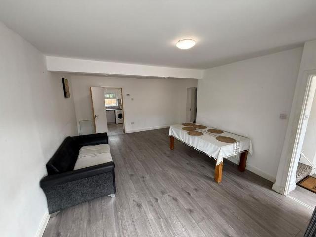 House for rent in South Hornchurch, Greater London
