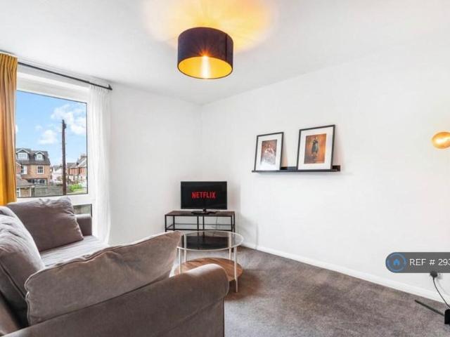 House for rent in New Town, Horsham