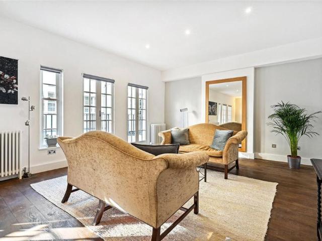 House for rent in Belgravia, Greater London