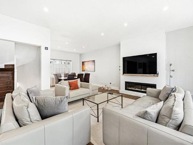 House for rent in Belgravia, Greater London
