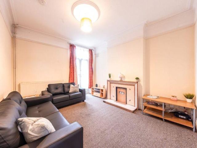 House for rent in Bede Island, Leicester