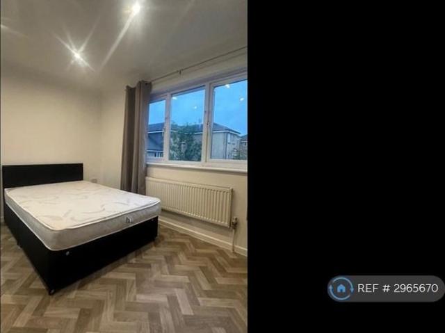 House for rent in Little Heath, Greater London
