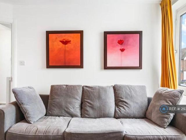 House for rent in New Town, Horsham