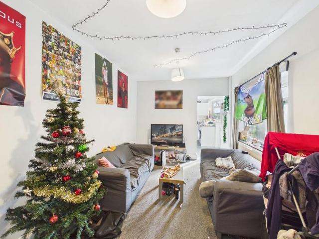 House for rent in Nangreaves, Wales