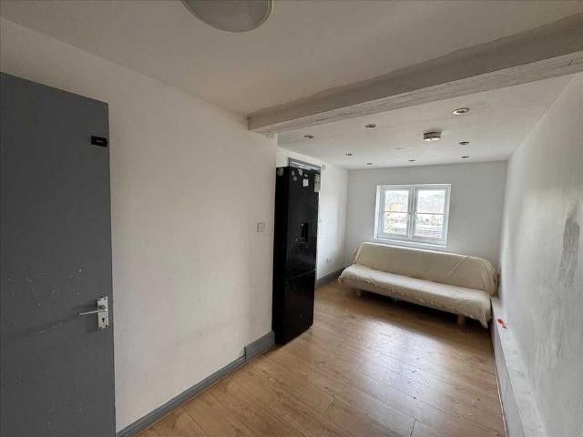 House for rent in Lower Halliford, Surrey