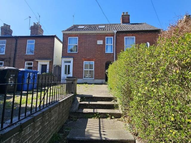 House for rent in Heigham Grove, East Bank