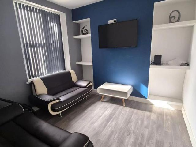 House for rent in Nangreaves, Wales