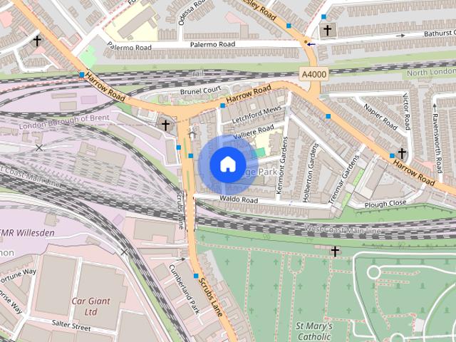 Townhouse for rent in College Park, Greater London