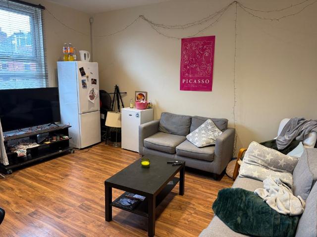 House for rent in Hyde Park, Leeds