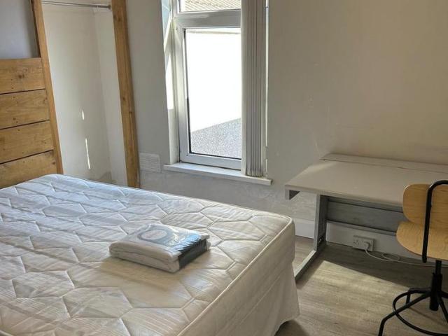 House for rent in Nangreaves, Wales