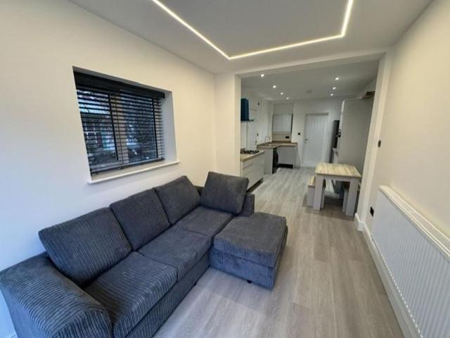 House for rent in Plasnewydd, Falcon Lodge