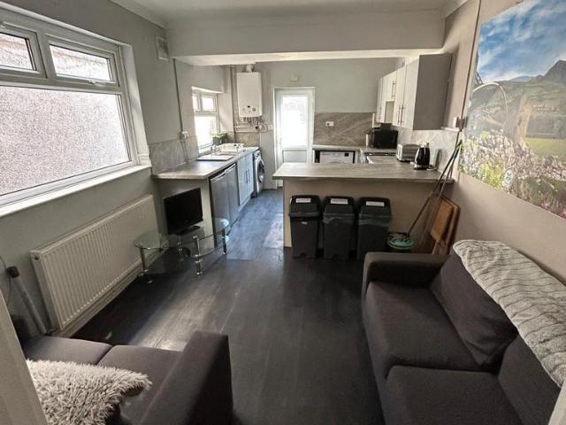 House for rent in Nangreaves, Wales