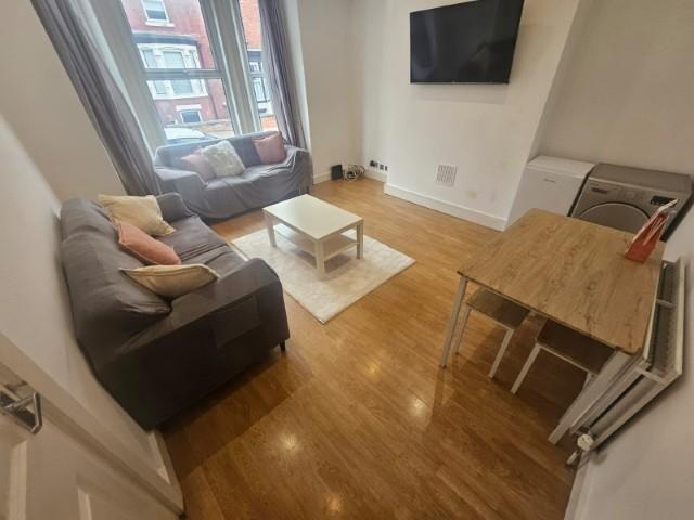 House for rent in Hyde Park, West Yorkshire