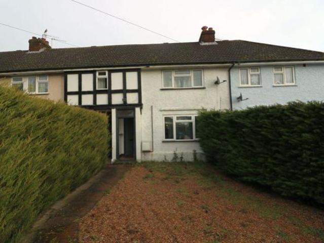 House for rent in Row Town, Surrey