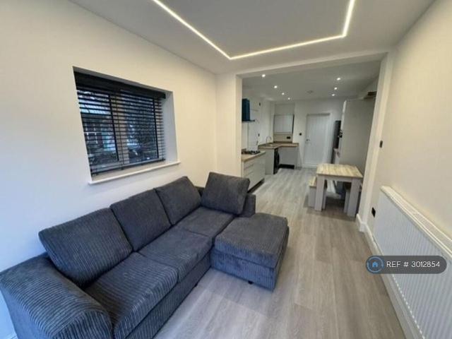 House for rent in Civic Centre, Falcon Lodge