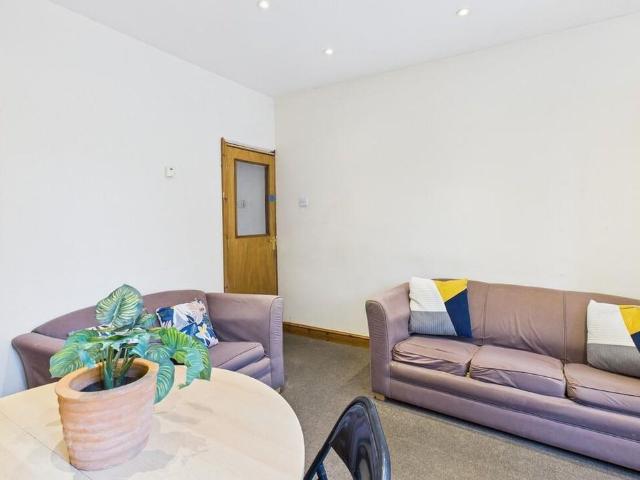 House for rent in Lillington, Green Close