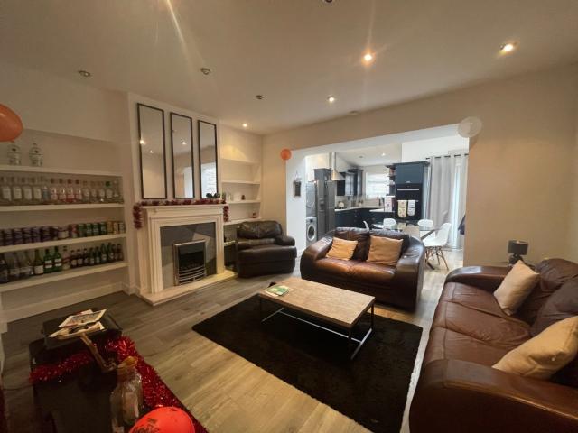 House for rent in Hyde Park, Leeds