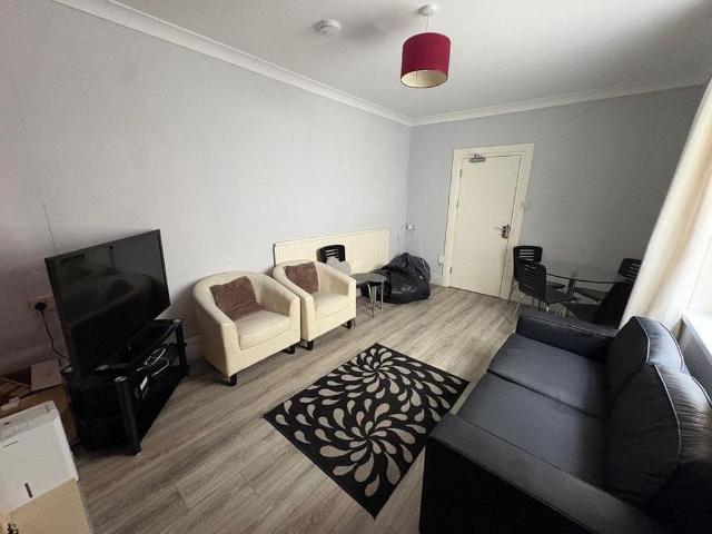 Room for rent in Nangreaves, Wales
