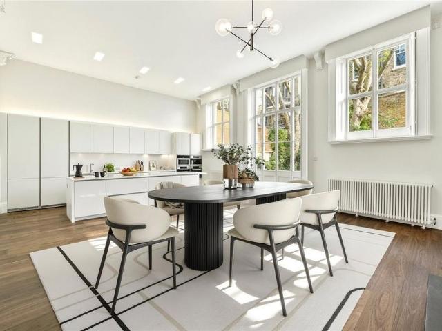 House for rent in Brompton, Greater London